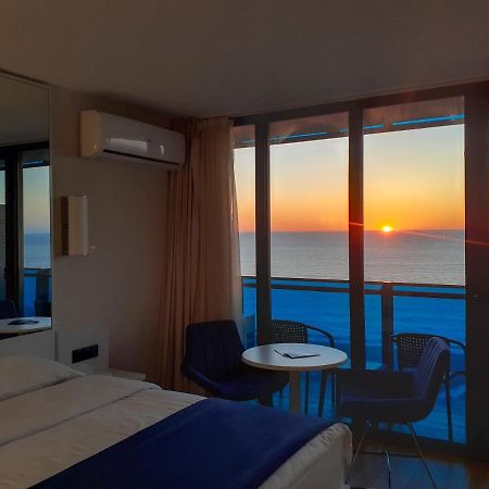 Only Front Sea View, No Side View, Wonderful Panorama, High Floor, Location Guarantee Aparthotel บาทูมิ ภายนอก รูปภาพ