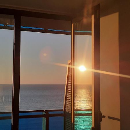 Only Front Sea View, No Side View, Wonderful Panorama, High Floor, Location Guarantee Aparthotel บาทูมิ ภายนอก รูปภาพ
