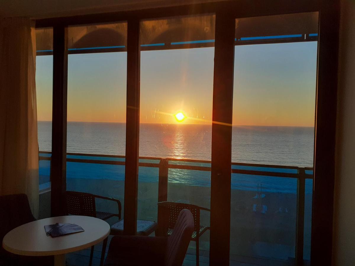 Only Front Sea View, No Side View, Wonderful Panorama, High Floor, Location Guarantee Aparthotel บาทูมิ ภายนอก รูปภาพ